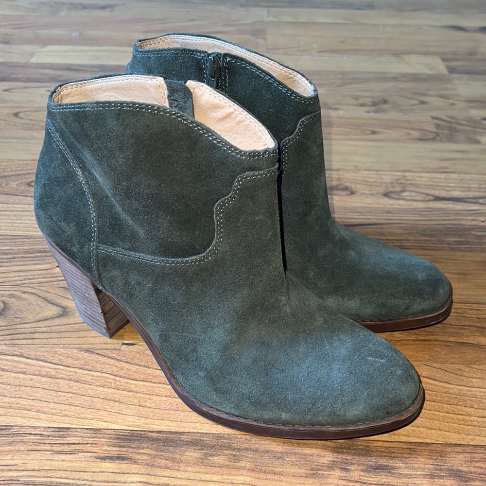 EUC Olive Green Lucky Brand Booties